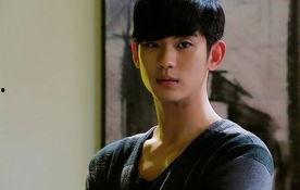 金秀贤爆料最新照片,魅力四溢引发网友热议  第1张